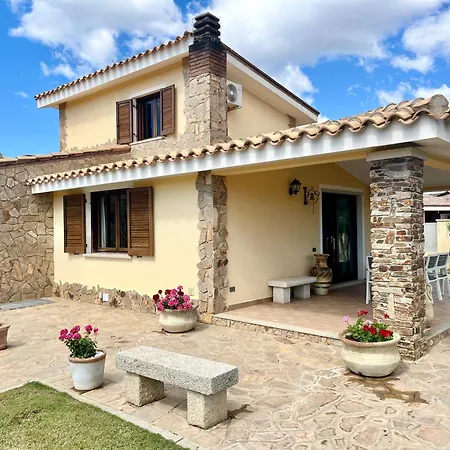 Eri & Ely's House By La Via Del Mare Viaggi E Vacanze וילסימיוס