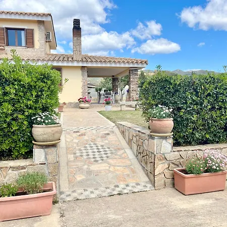 Holiday home Eri & Ely's House By La Via Del Mare Viaggi E Vacanze