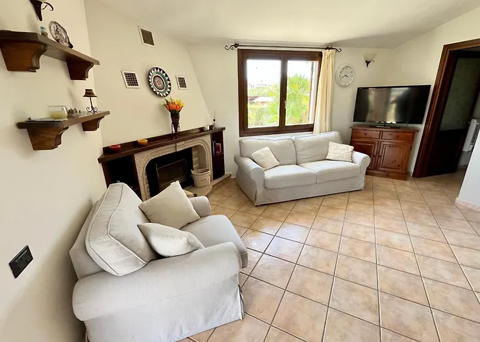 Будинок відпочинку Eri & Ely's House By La Via Del Mare Viaggi E Vacanze *