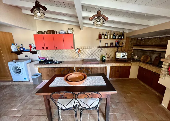 Будинок відпочинку Eri & Ely's House By La Via Del Mare Viaggi E Vacanze